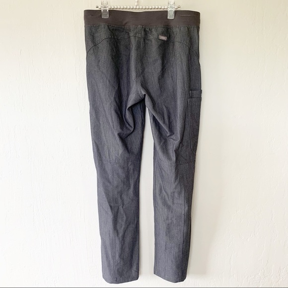 Figs Kade Cargo Scrub Pants - Picture 12 of 13